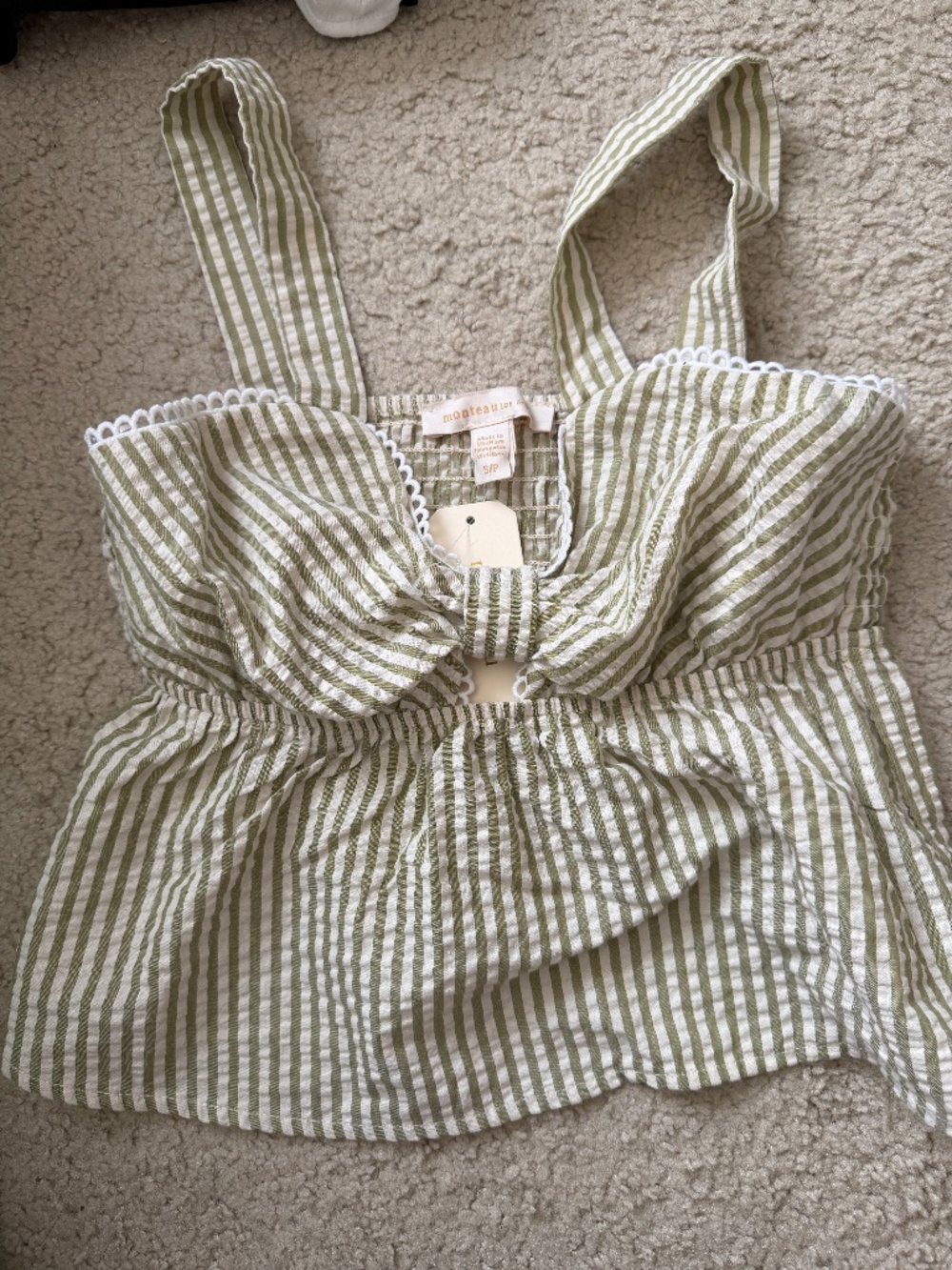 Lot of women tops: American Eagle, Hollister, Monteau